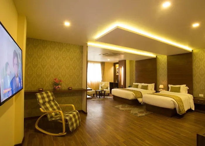 Hotel Yatri Suites And Spa 4*