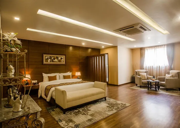 Hotel Yatri Suites And Spa 4*