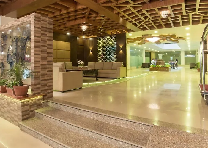 Yatri Suites And Spa Hotel 4*