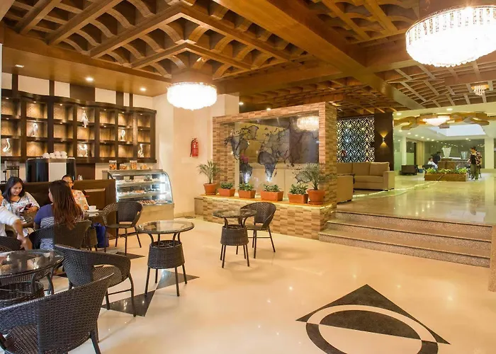 Hotel Yatri Suites And Spa 4*