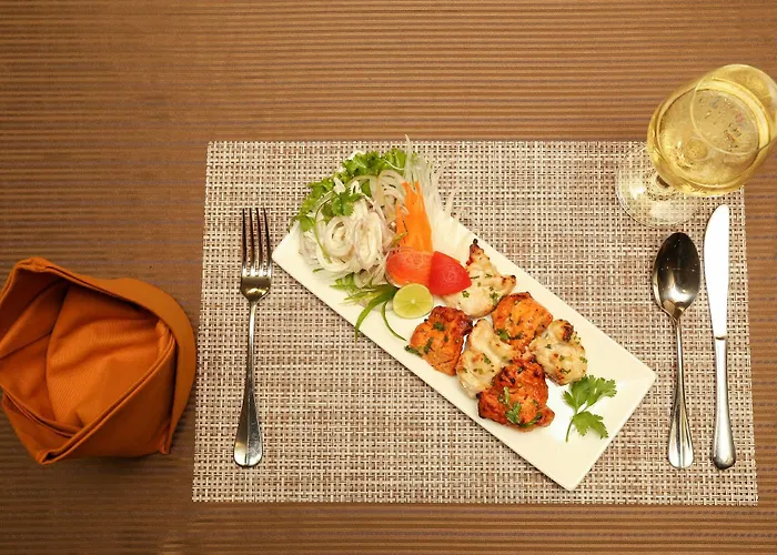 Hotel Yatri Suites And Spa 4*