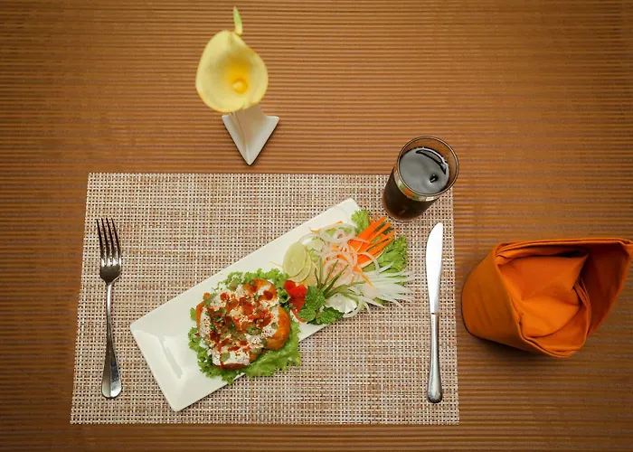 Hotel Yatri Suites And Spa 4*