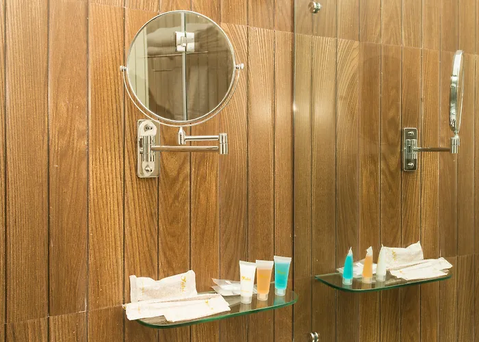 Yatri Suites And Spa Hotel 4*
